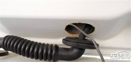 广汽传祺GS4电瓶漏液致C45接线柱腐蚀问题分析与处理